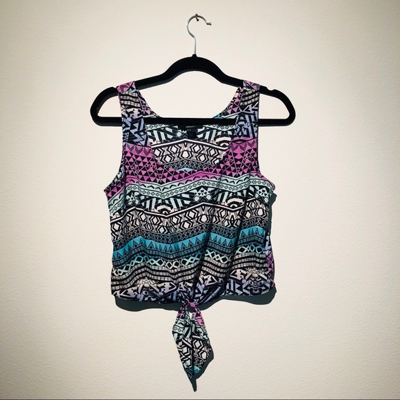 Bright & Beachy Crop Top - Picture 2 of 4